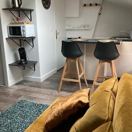 Studio Cocooning Et Refait A Neuf. Lyon 06 Exterior photo
